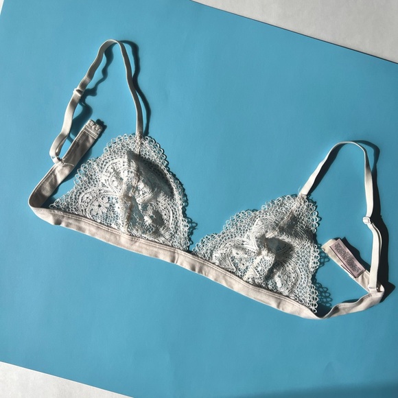 White lace bralette - Victoria’s Secret - Picture 1 of 6